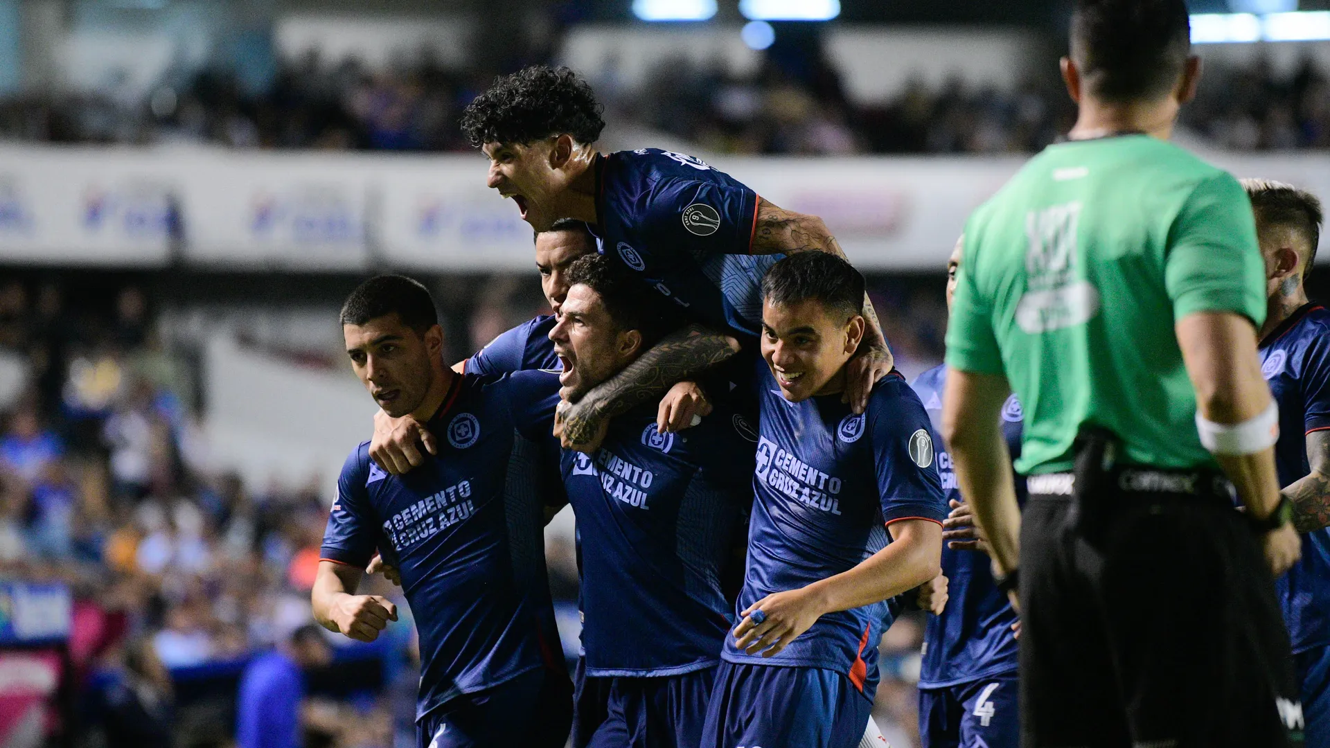 Ignacio Rivero se suma a los entrenamientos de Cruz Azul y alivia a Martín Anselmi