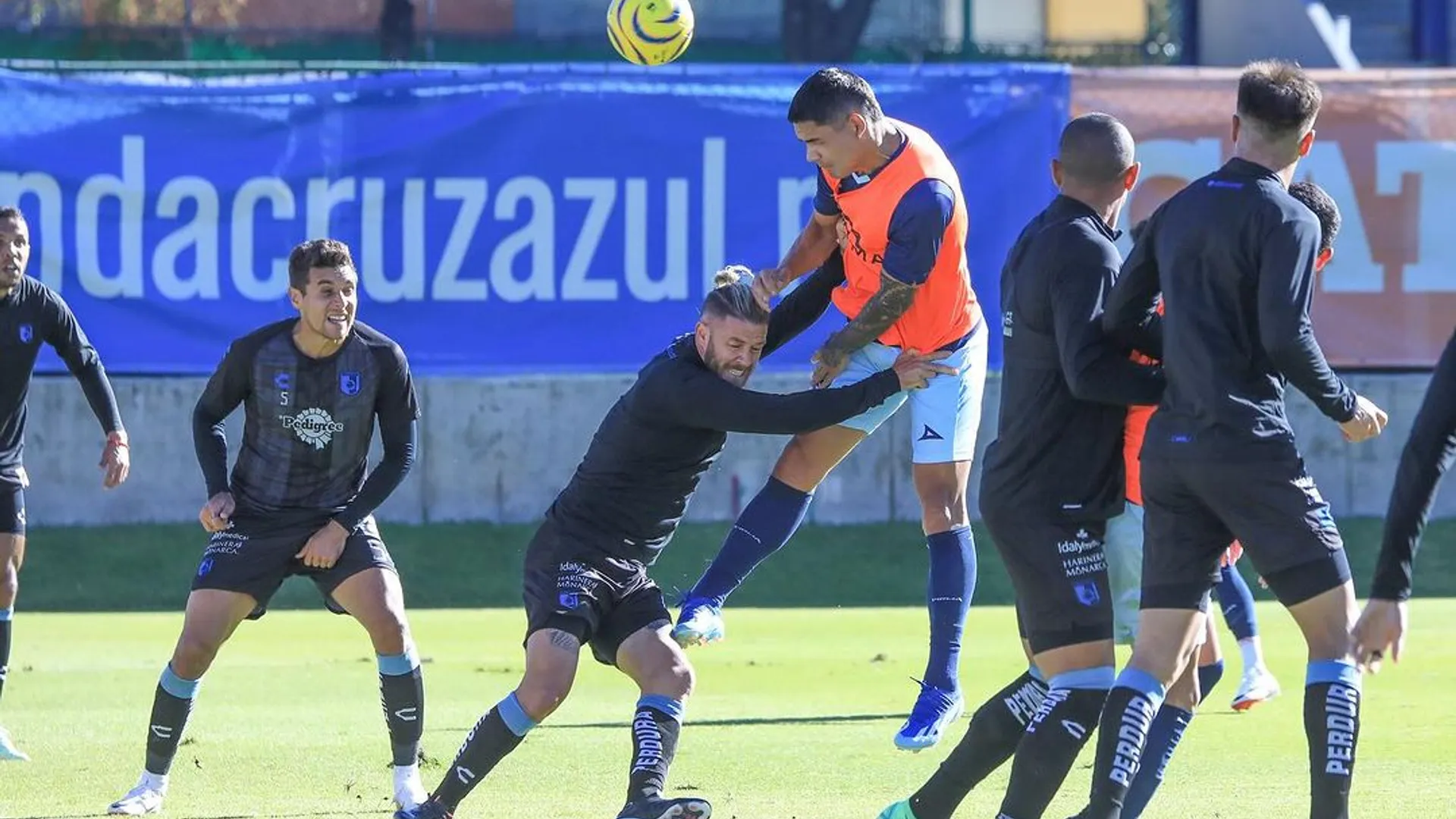 No fue Sepúlveda: ¿quiénes anotaron los goles de Cruz Azul en el amistoso ante Gallos?