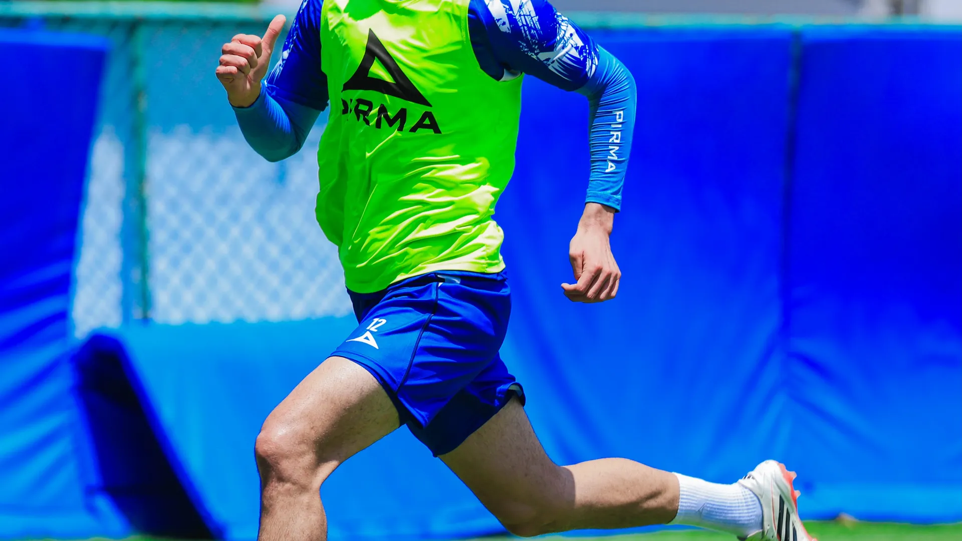 Alan Montes dio la nota en el juego del equipo Sub-21 ante Atlante.