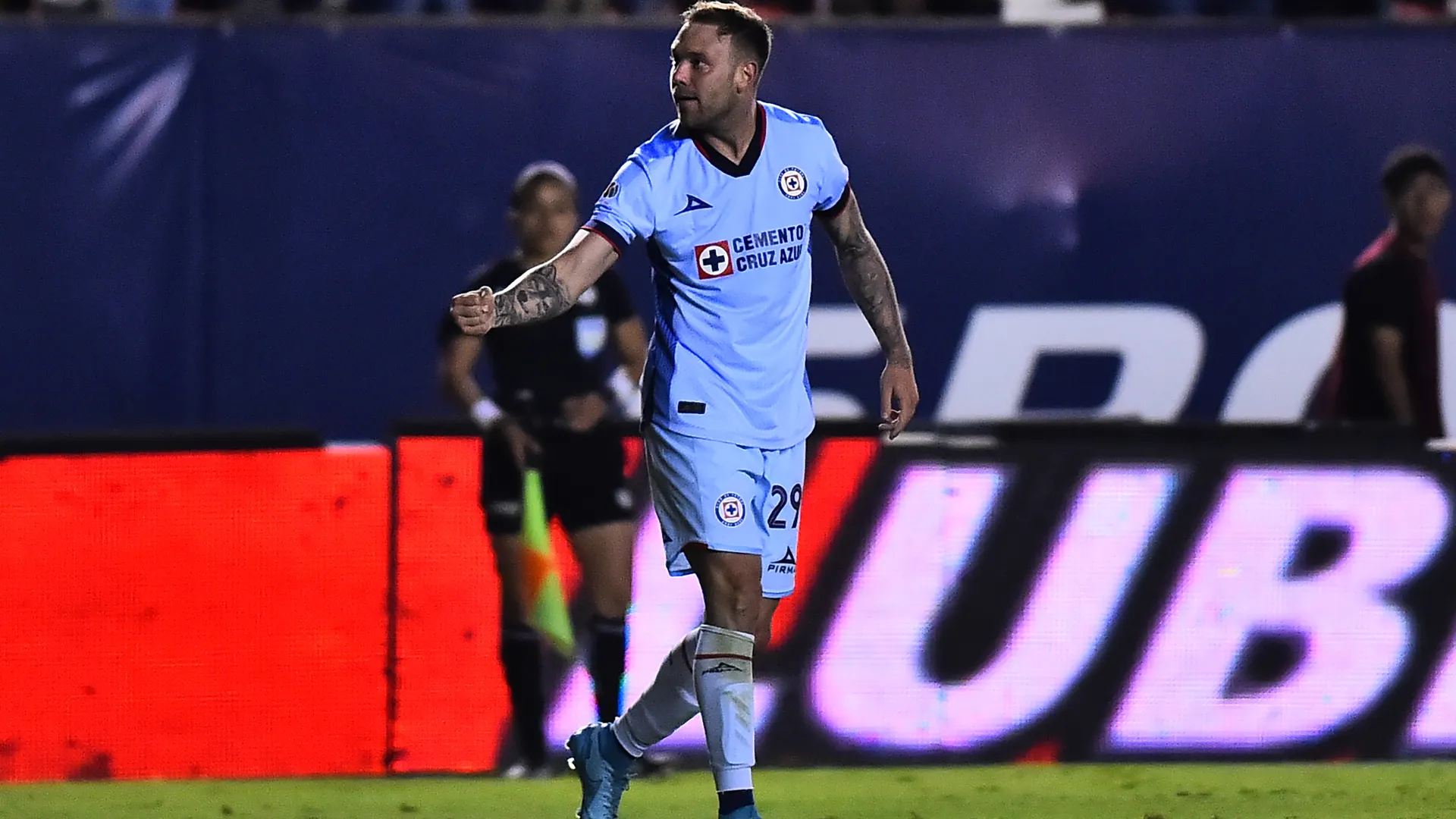 Carlos Rotondi, baja en Cruz Azul ante Necaxa.