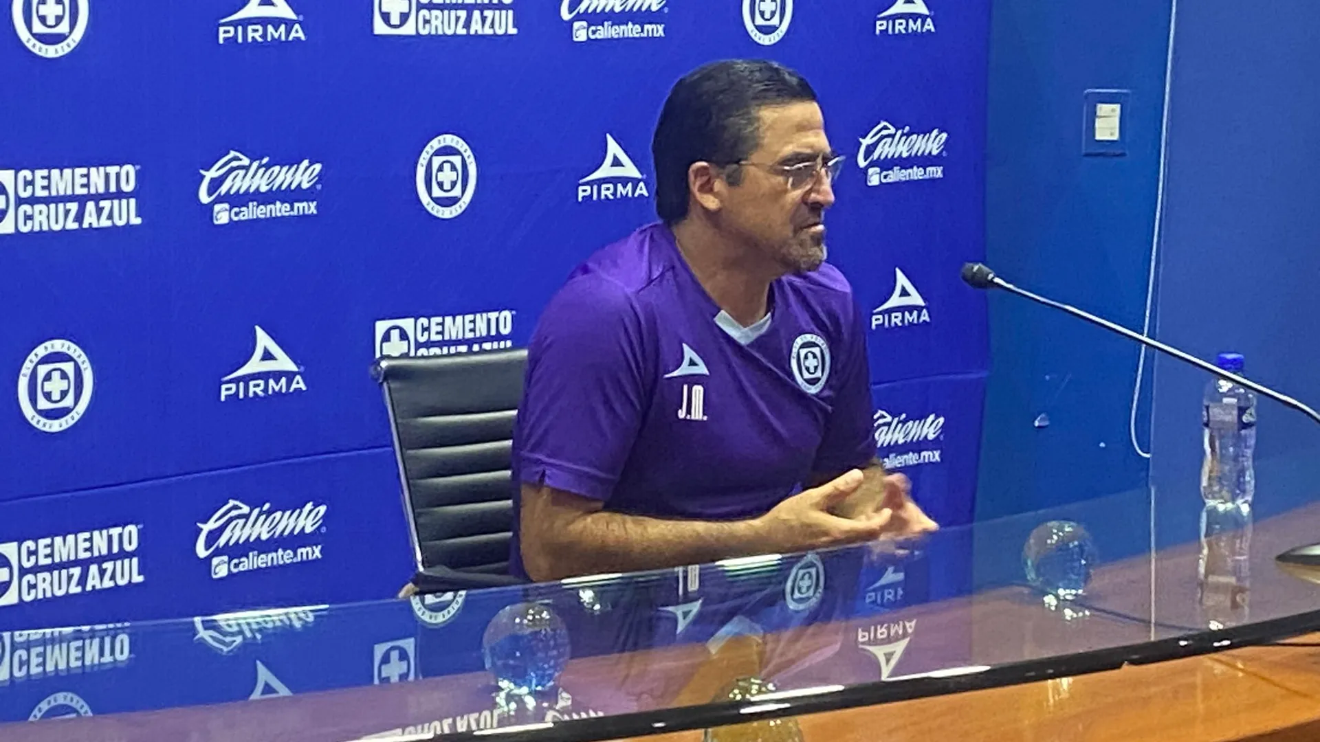 Joaquín Moreno llegó a Cruz Azul como DT pidiendo un delantero