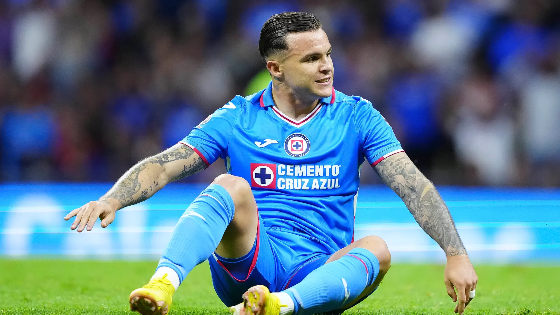 Ya no le quieren: Afición de Cruz Azul se ensaña con Christian Tabó