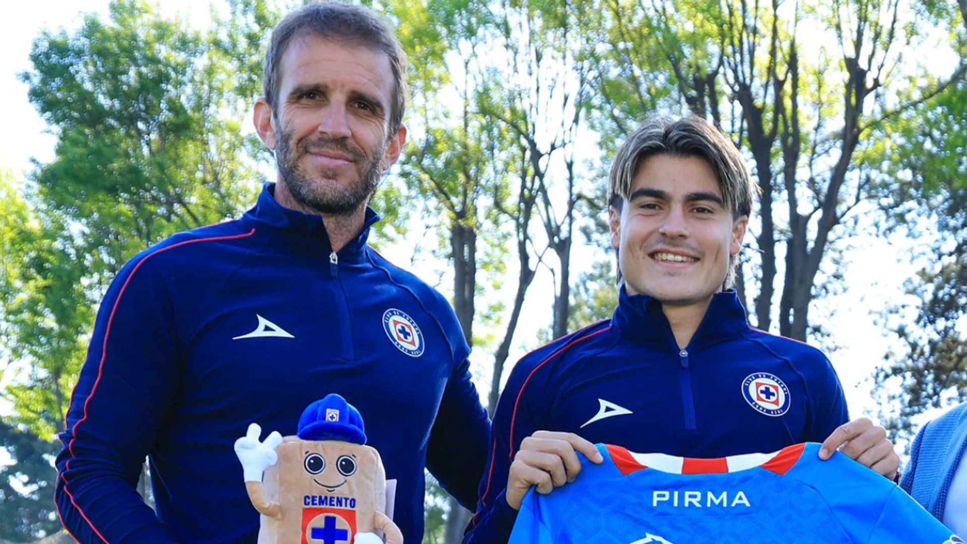 Luka Romero ya tiene dorsal en Cruz Azul para el Clausura 2025: ¿por qué eligió este número?