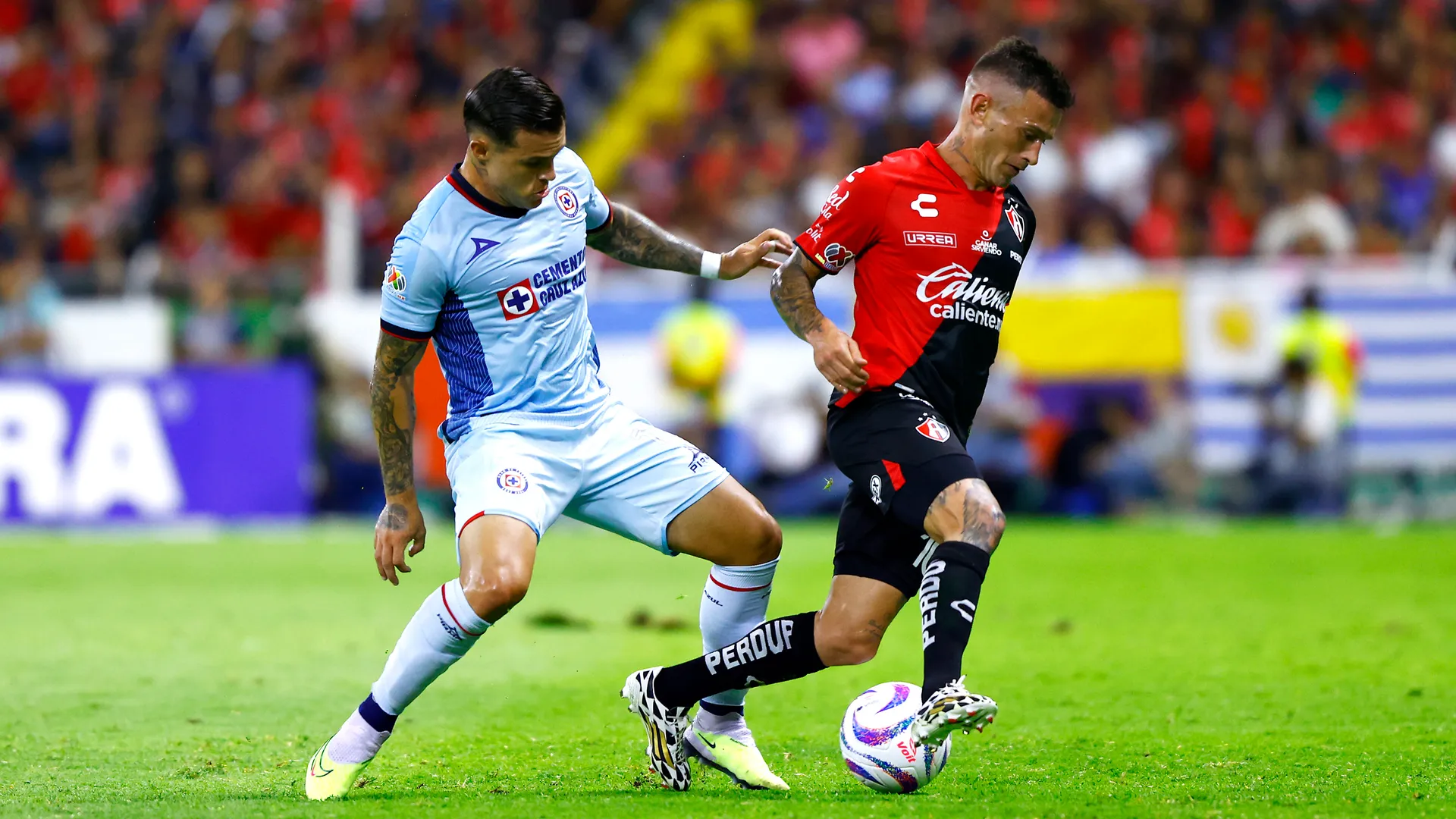 El gran conflicto de Cruz Azul: ¿hasta cuándo tiene contrato Christian Tabó?