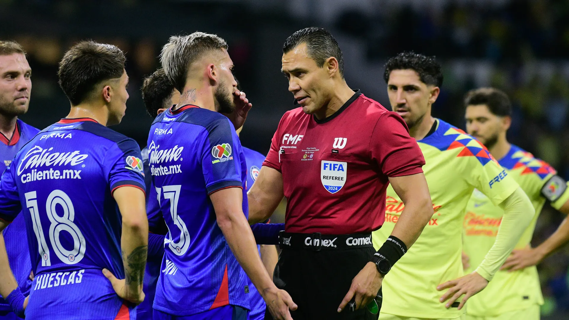 Cruz Azul busca despejar ante América los fantasmas que dejó el Gato Ortíz.