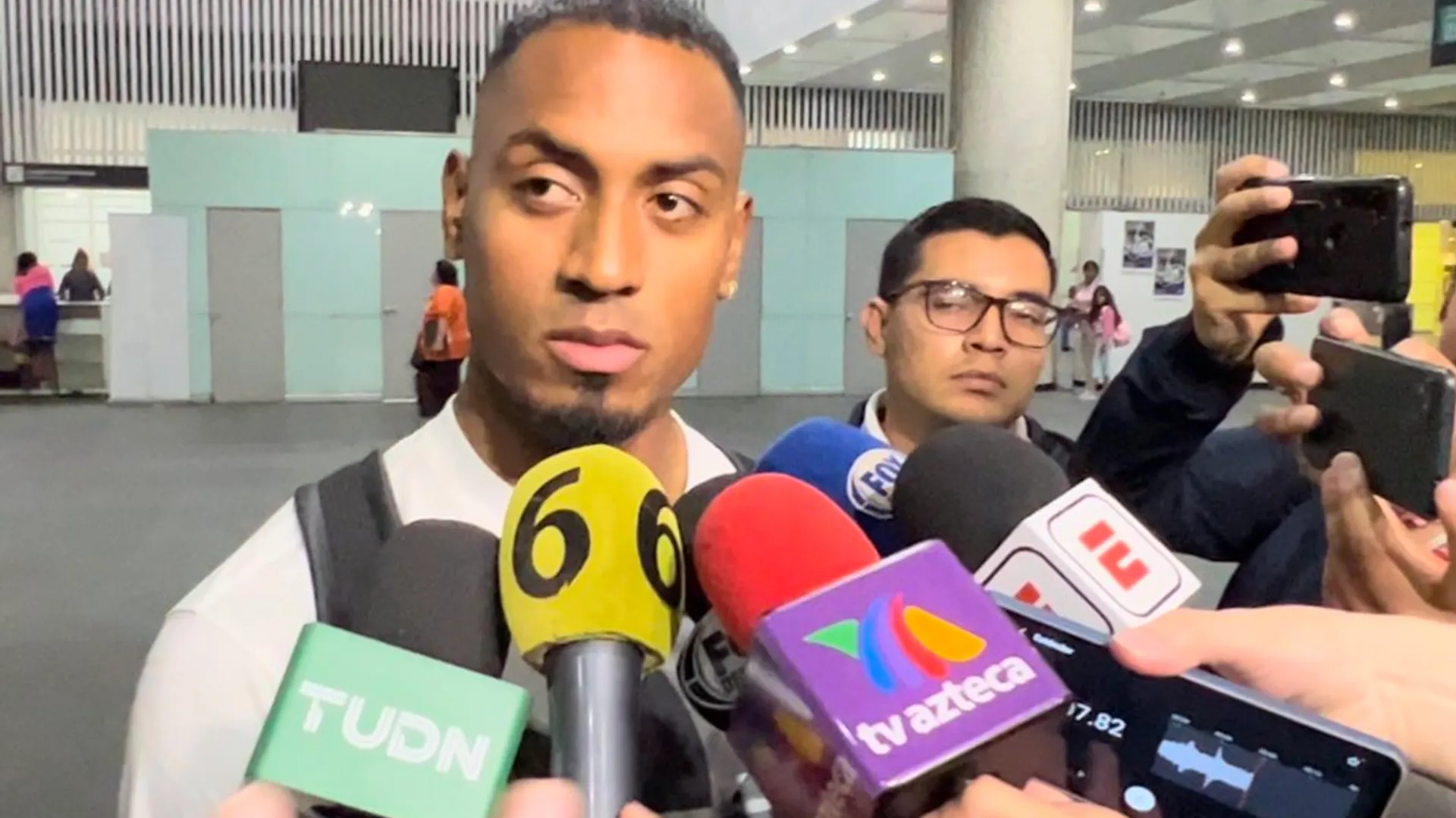 "Cruz Azul es el equipo más grande de México", Willer Ditta ya está en el país