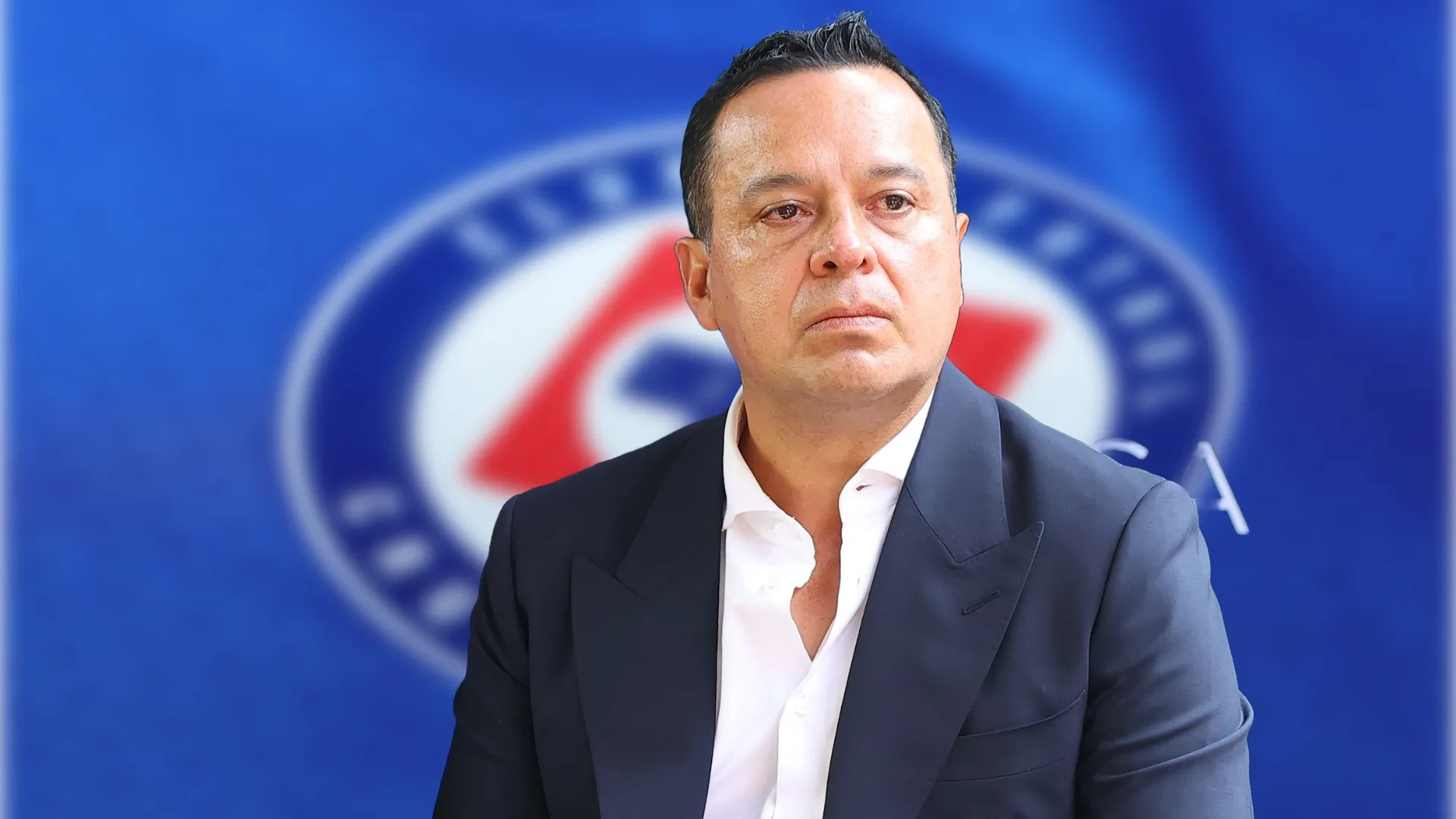 ¡El proyecto Iván Alonso se tambalea! La directiva de Cruz Azul activa plan emergente