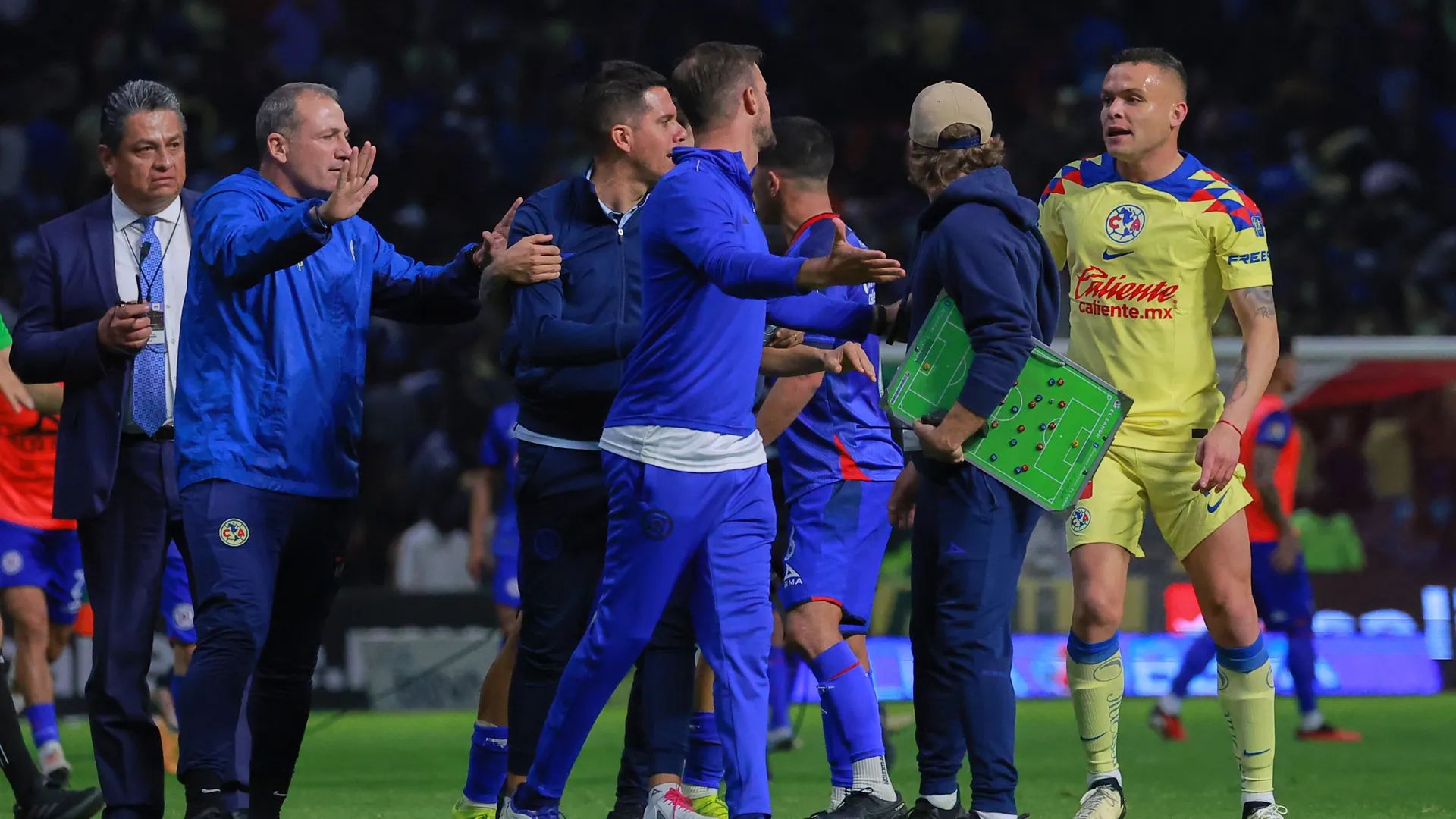 La insólita sanción al América tras el conato de bronca con Cruz Azul
