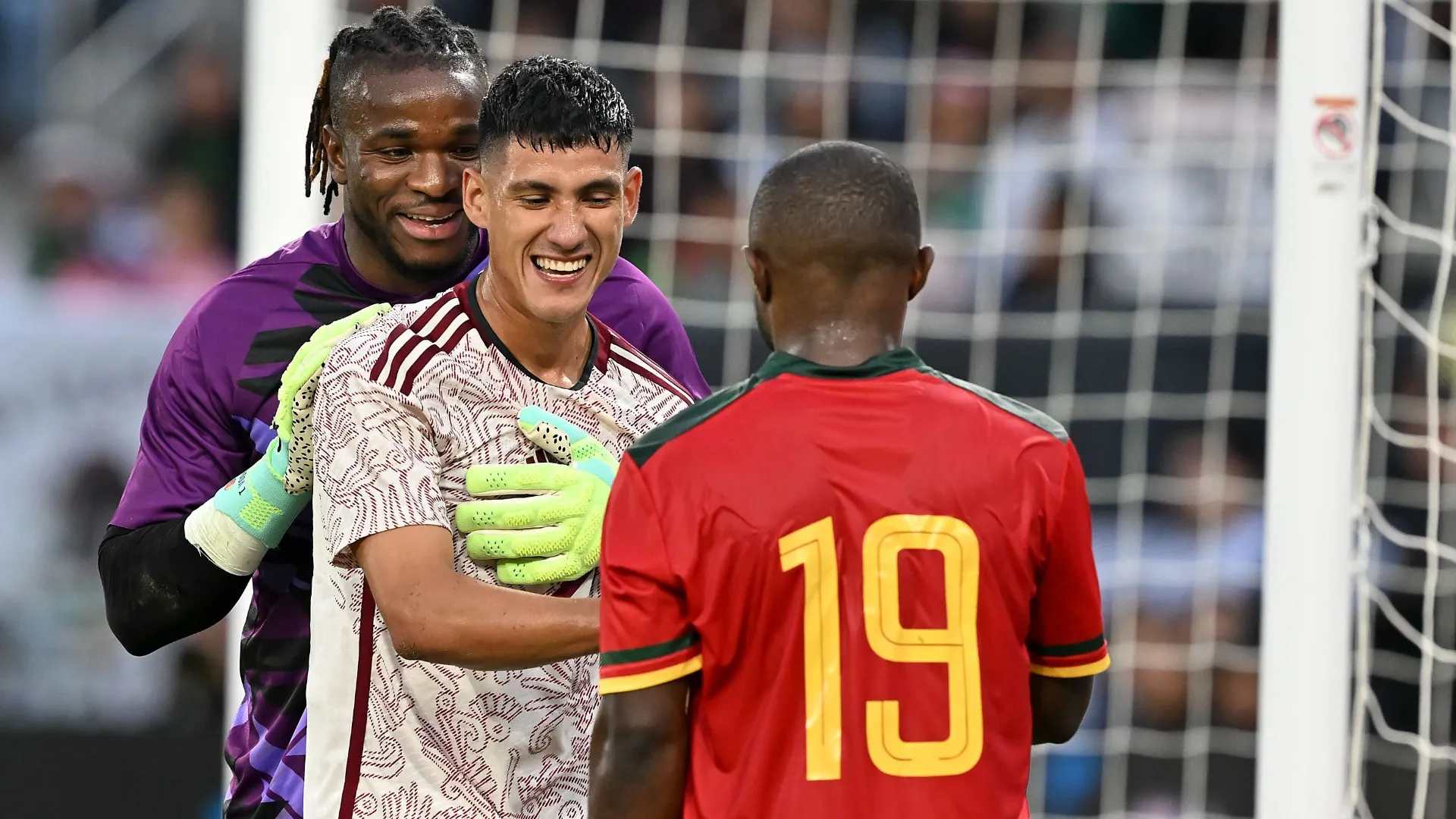 México empató ante Camerún… con representación de Cruz Azul