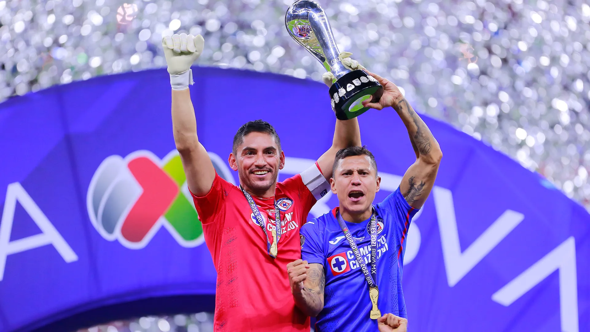 Juan Escobar y los ídolos que se fueron mal de Cruz Azul