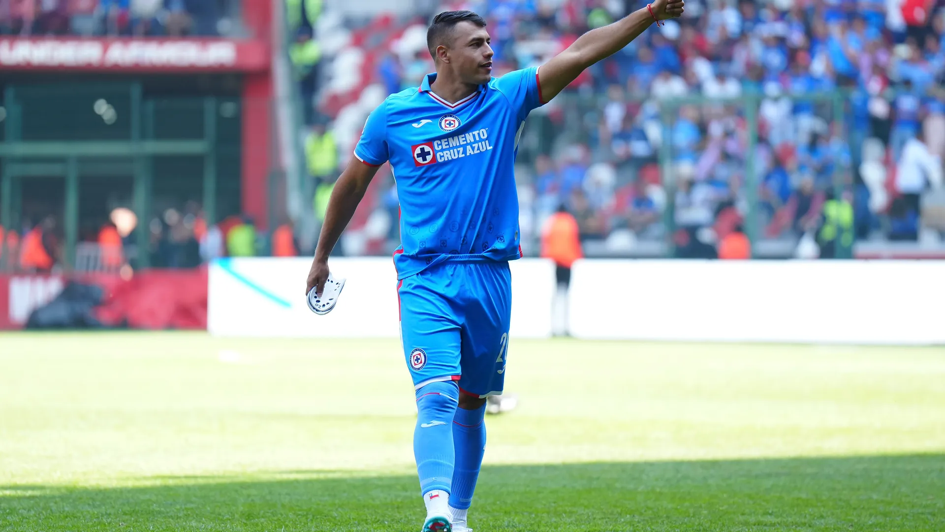 "No se aceptan devoluciones": La advertencia de la afición de Cruz Azul a Sarmiento por Iván Morales