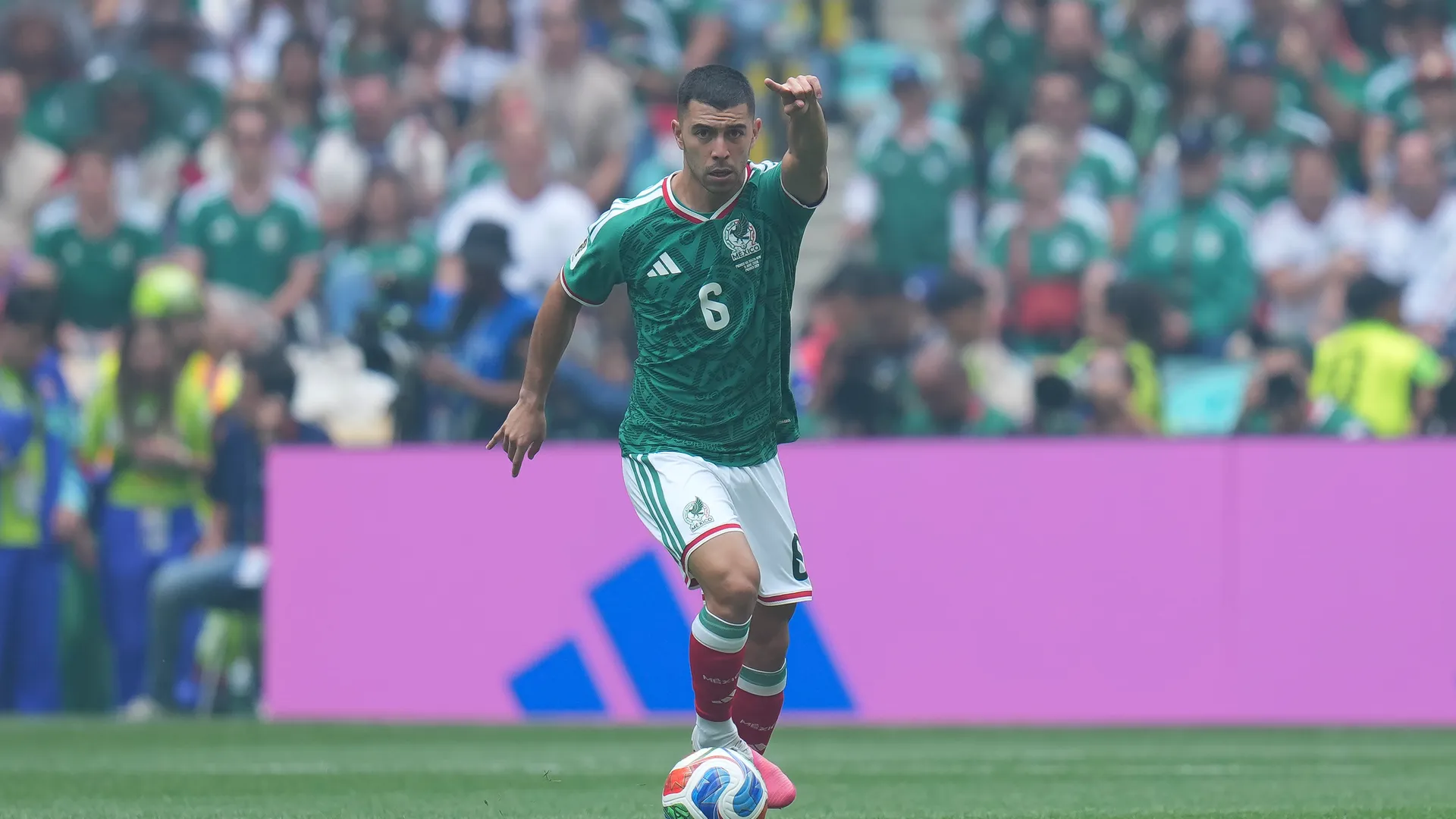 Erik Lira tuvo una actuación destacada en su debut mundialista con México.