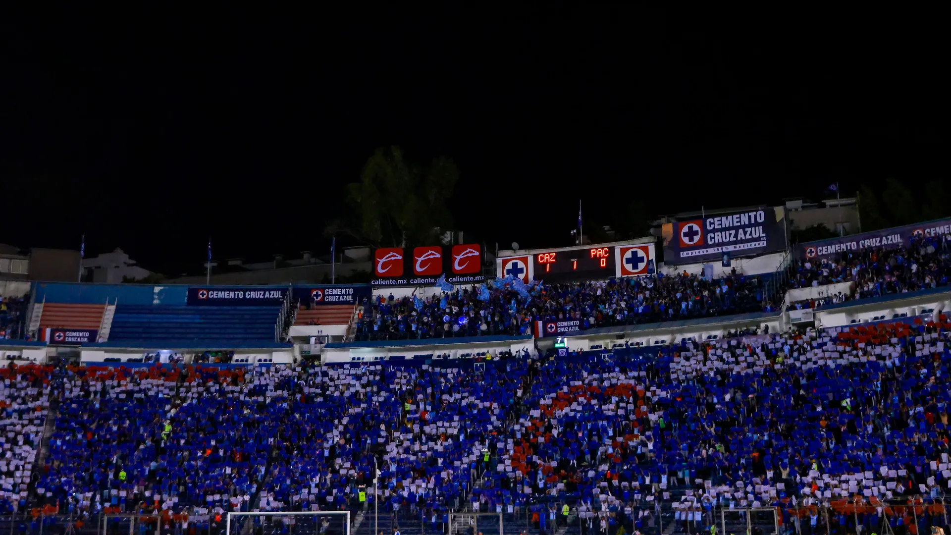 Vuelta al Estadio Azul: Especial mosaico de la gente de Cruz Azul ante Pachuca