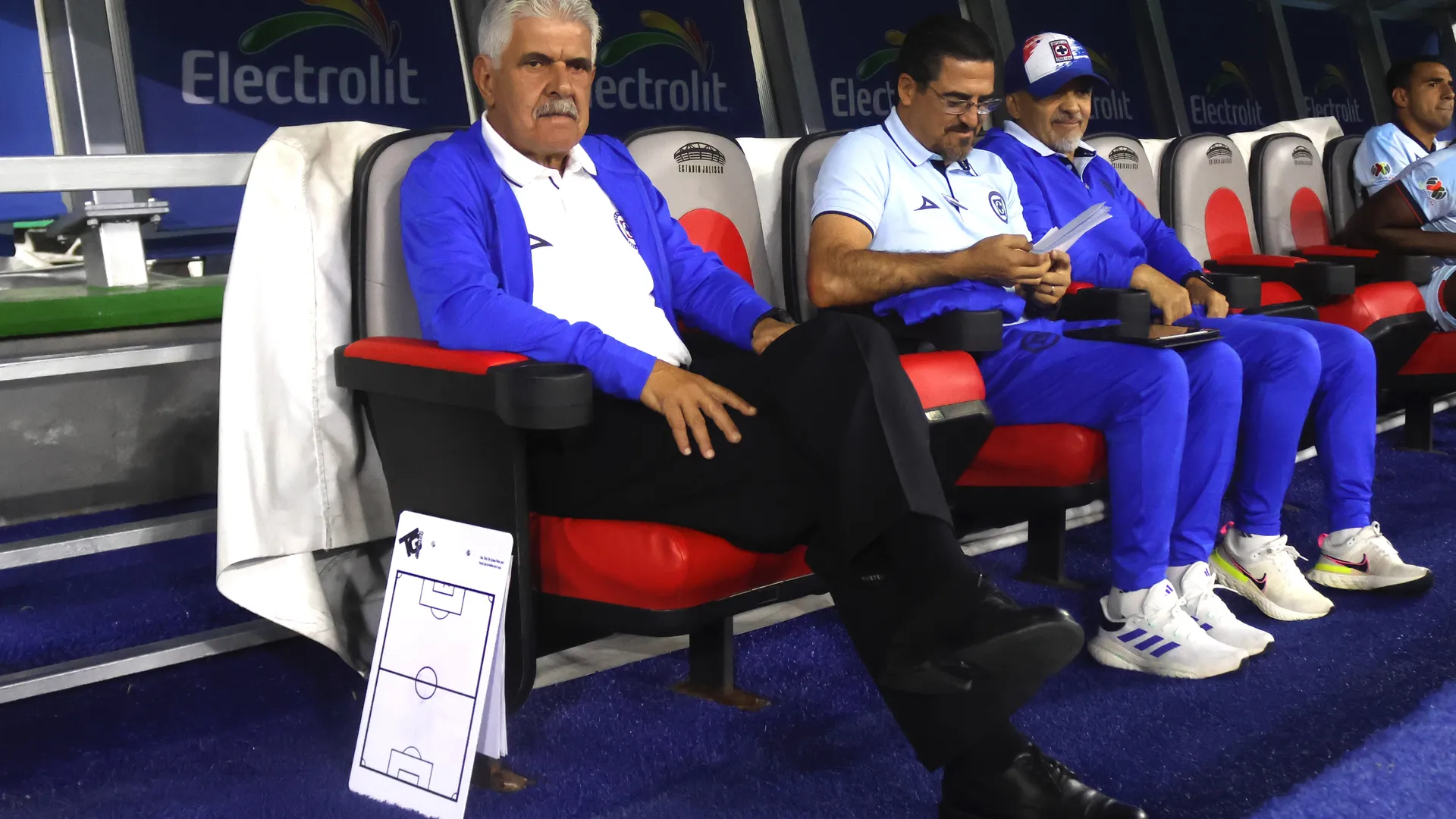 ¡Atención! Ricardo Ferretti elige el orden de los capitanes en Cruz Azul