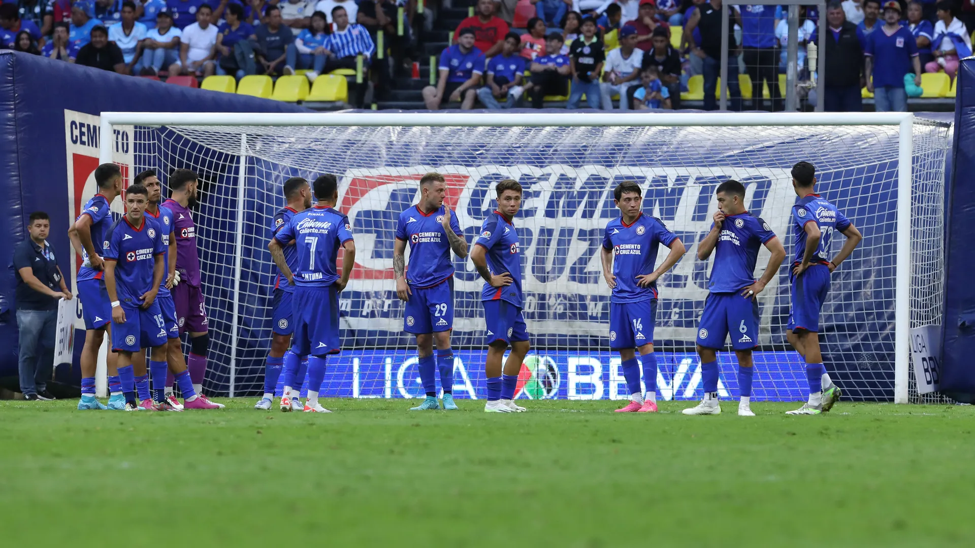 Cruz Azul viene de caer goleado ante pumas por 4-1.