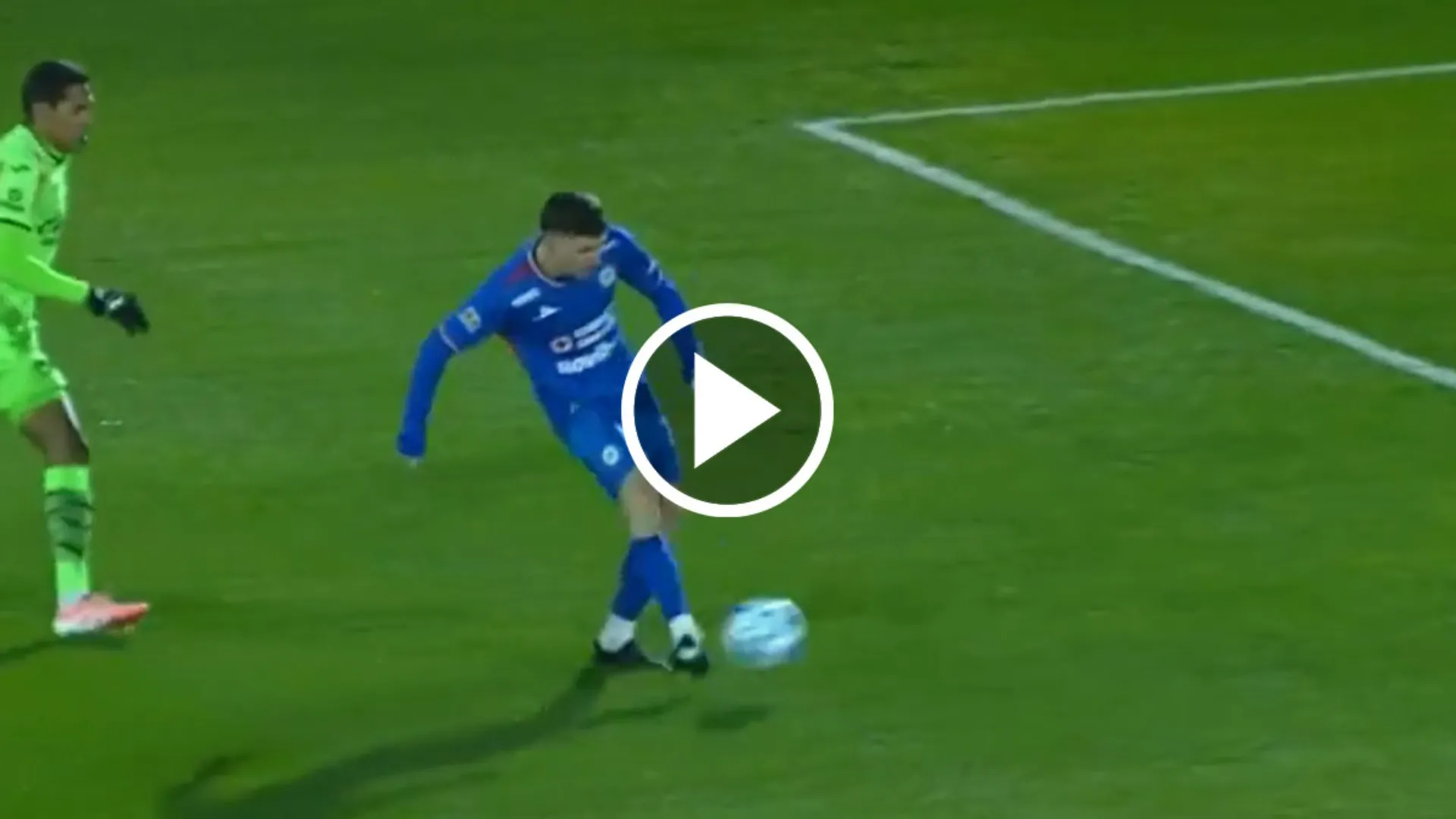 ¡El gol de la jornada! José Paradela se lució con un espectacular zapatazo en el Cruz Azul vs. FC Juárez