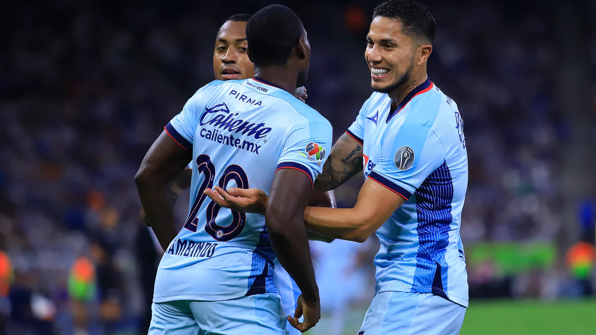 El insólito motivo por el que Cruz Azul no sancionará a Carlos Salcedo por la fiesta