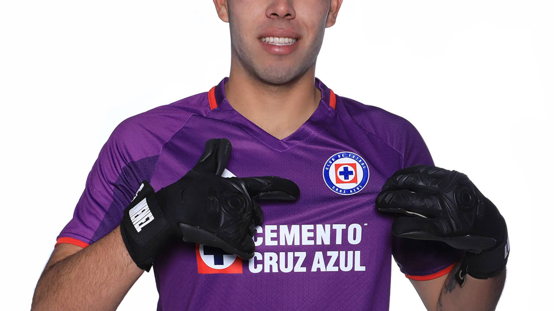 Cruz Azul confirmó a su cuarto refuerzo para el Clausura 2024: el portero Luis Jiménez de Necaxa