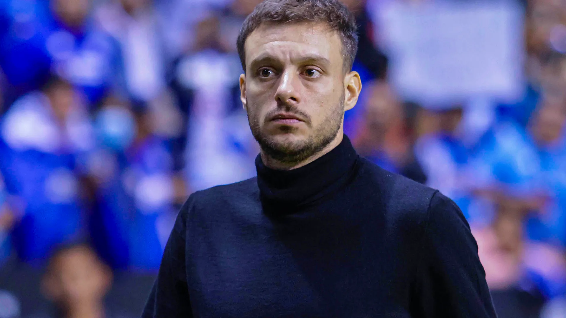 El entrenador de Cruz Azul deberá meter mano en el equipo contra Atlas.