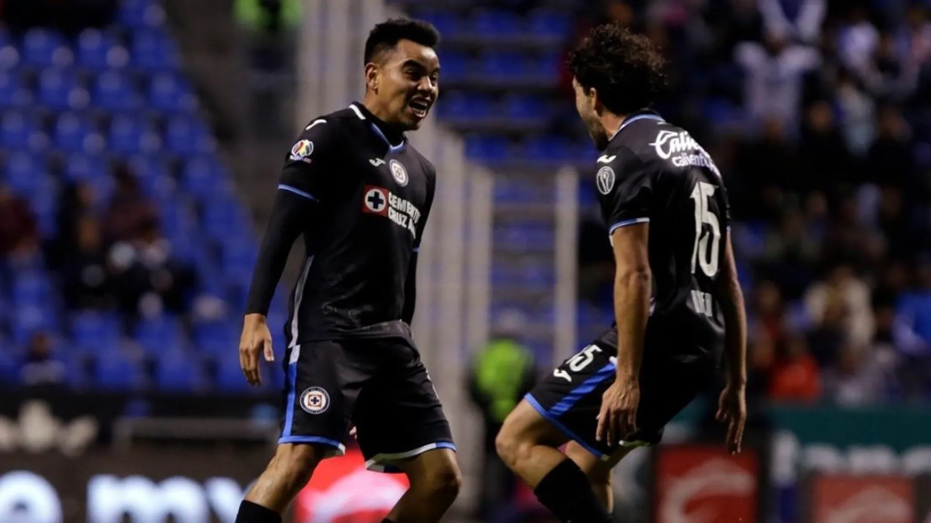 VIDEO | El golazo de Carlos Rodríguez a pie de campo