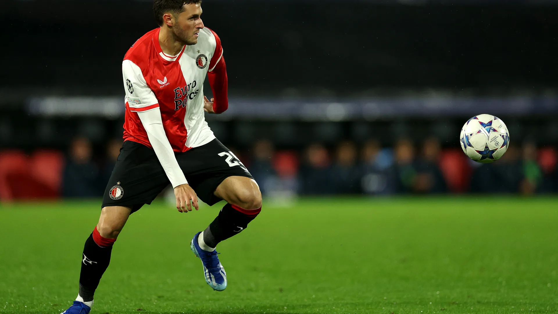 Santiago Giménez avanza en la Copa de los Países Bajos y deja en el camino al Chucky Lozano