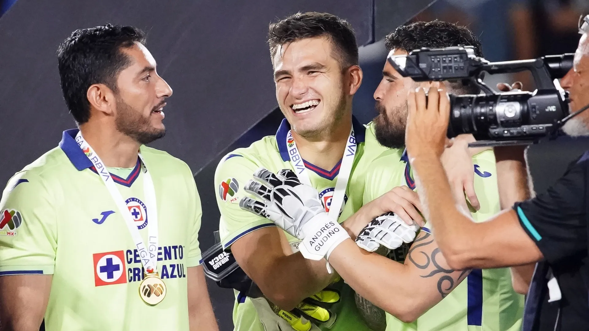 La gran duda de Cruz Azul: ¿Corona o Jurado?