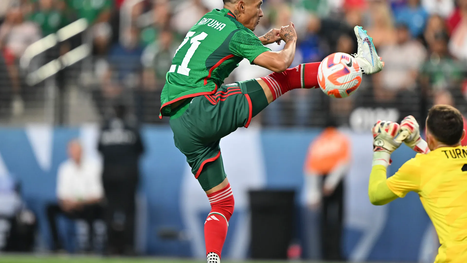 Uriel Antuna ve minutos en una nueva goleada de los Estados Unidos a México