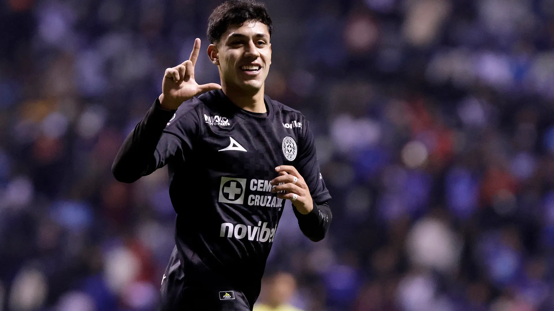 Omar Campos rompió el silencio tras las eliminaciones de Cruz Azul.