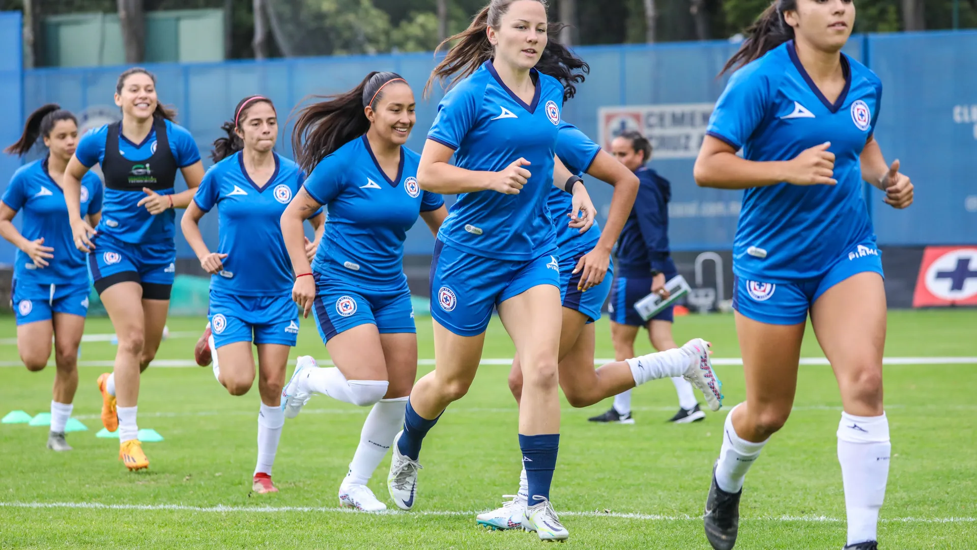 Con 10 bajas y 5 refuerzos: se acerca el debut de Cruz Azul femenil