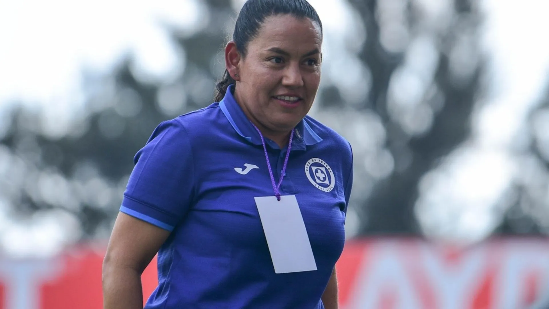 ¿Quién es Cecilia Cabrera, la nueva entrenadora al frente de Cruz Azul Femenil?