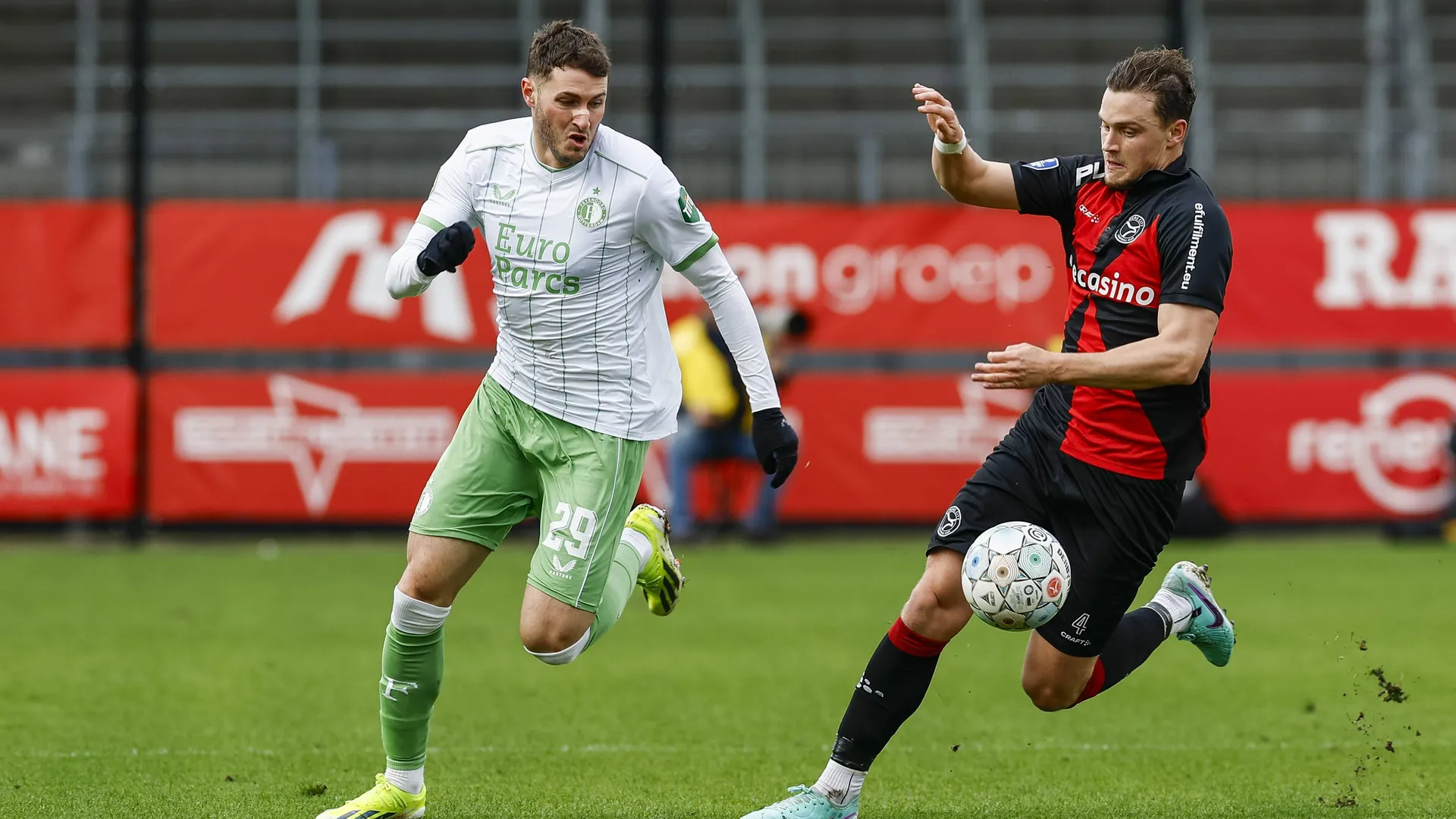 El Feyenoord se consuela en la Eredivisie con un triunfo en el que Santiago Giménez participó