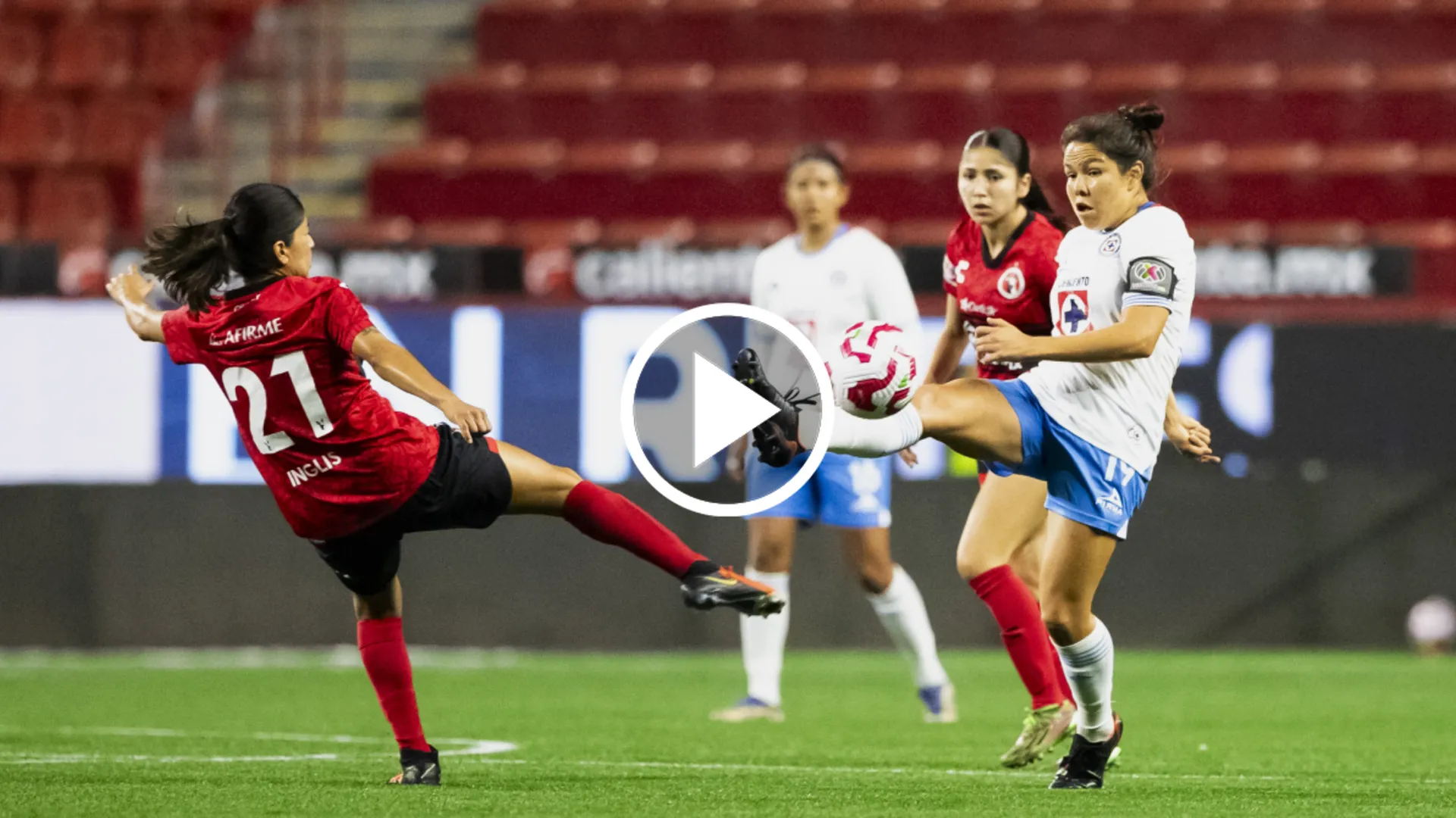 "Un saludo a Juanpit...": Albureo épico en la transmisión del Cruz Azul Femenil vs. Xolas
