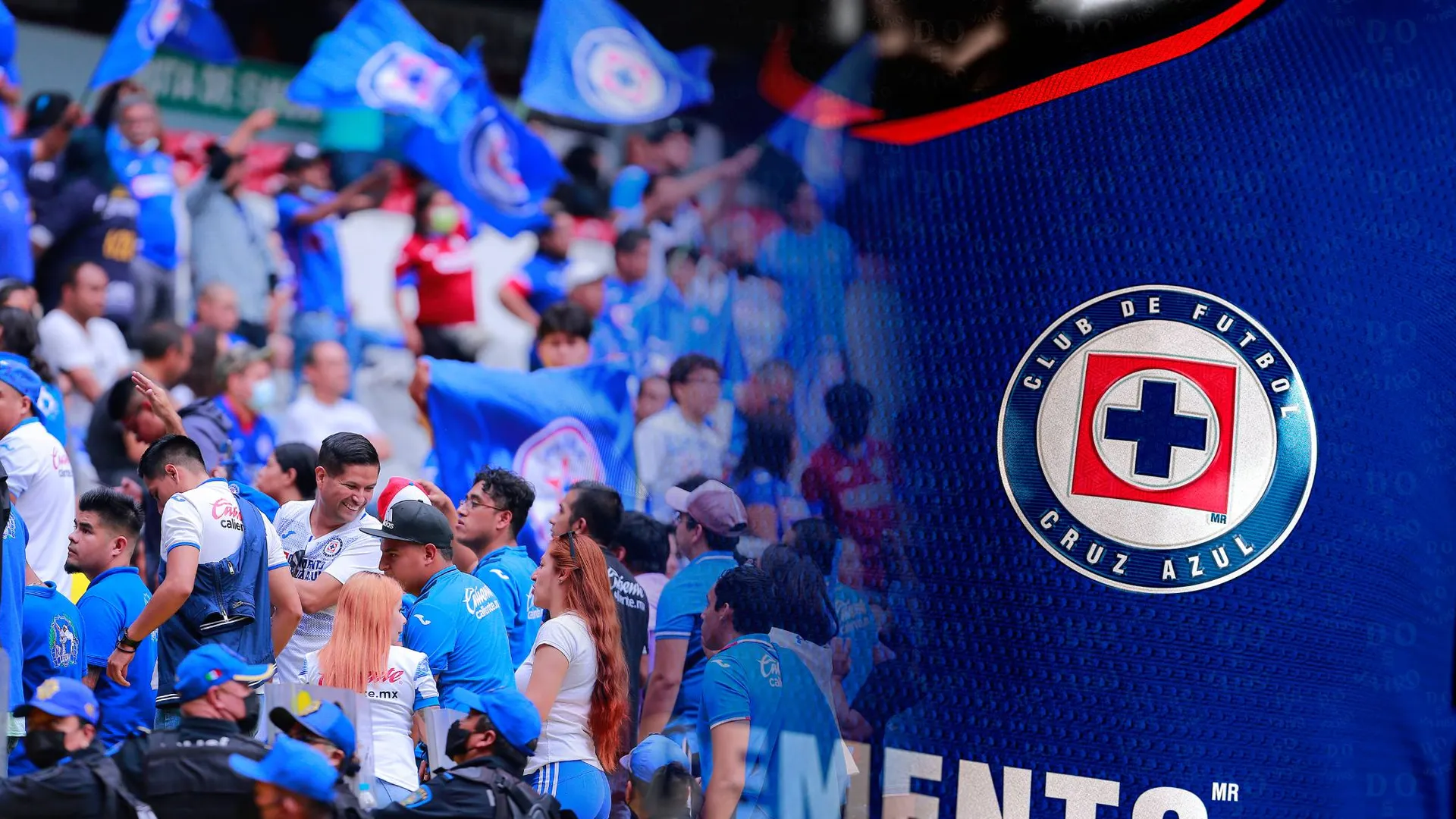 Aficionados enojados con la nueva equipación de Cruz Azul