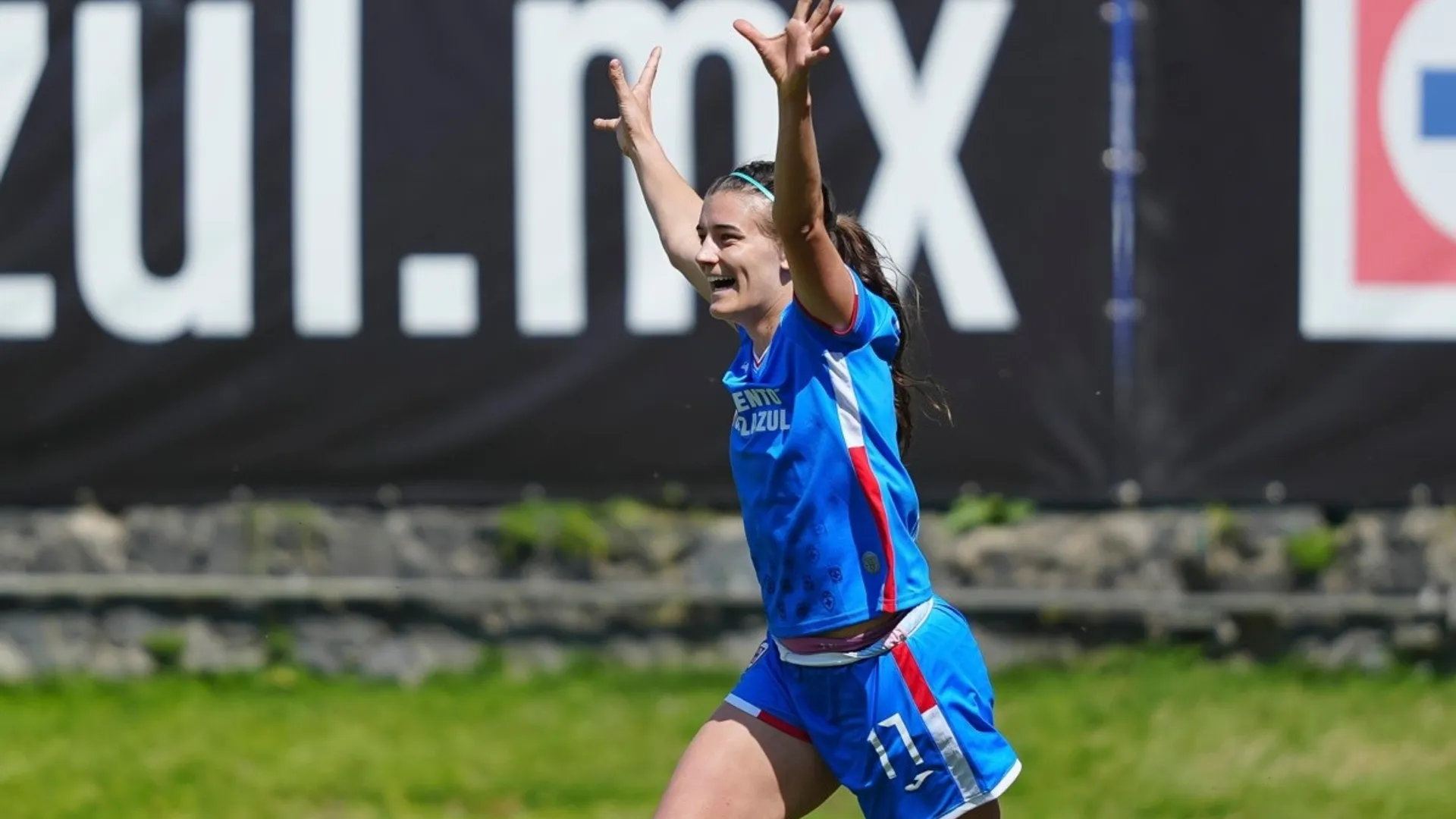 Debut y gol: Cori Sullivan se estrenó como goleadora y mantuvo el invicto de Cruz Azul contra Pumas | Video