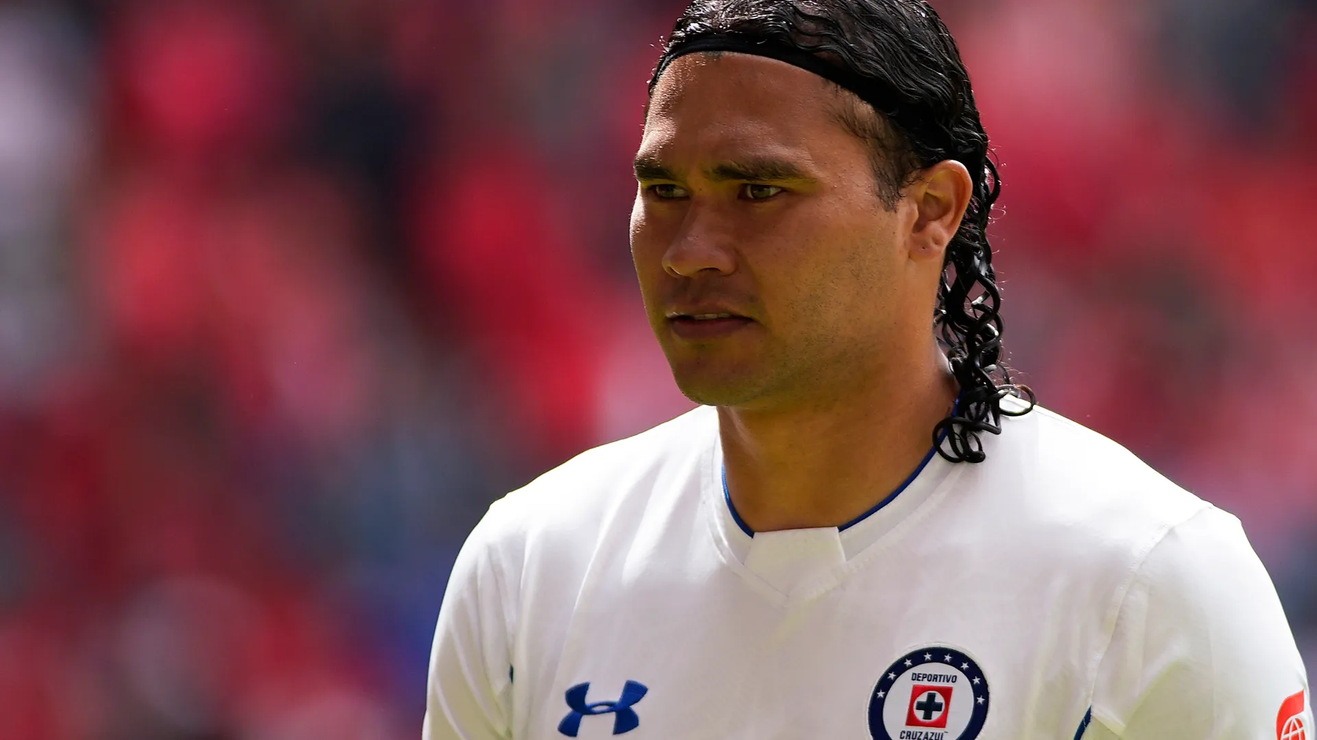 Ya no sabe donde ir: Carlos "Gullit" Peña ahora jugará en Siria