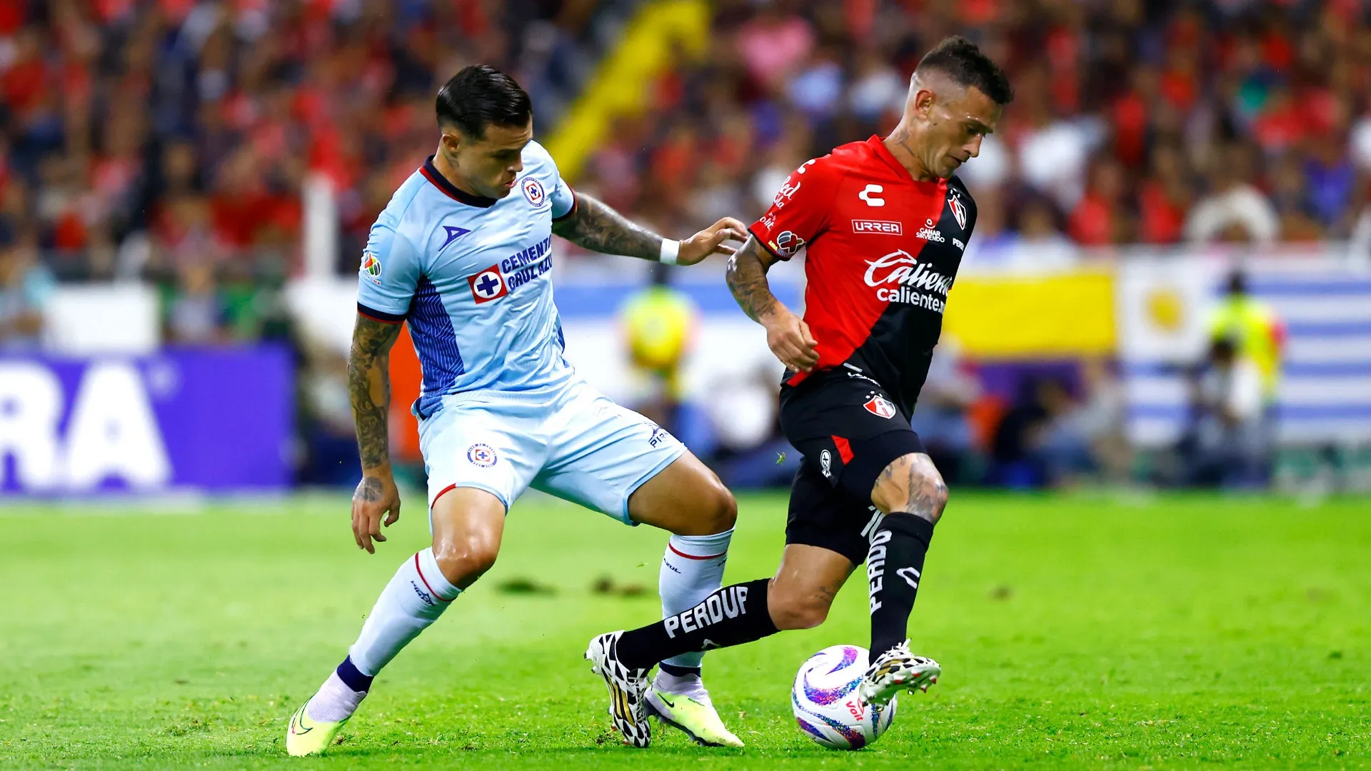 DEBATE: La inexplicable presencia de Christian Tabó en Cruz Azul