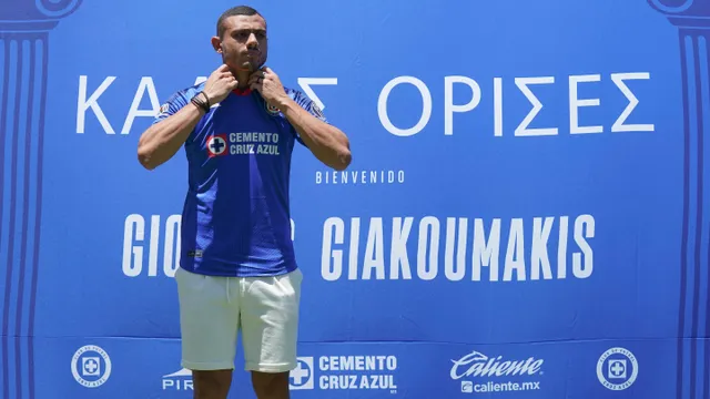 Giorgos Giakoumakis fue presentado como refuerzo de Cruz Azul.
