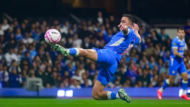 Andrés Montaño gana adeptos en Cruz Azul a base de buenos rendimientos, goles y asistencias.