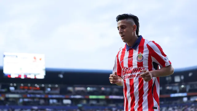 El Piojo Alvarado se iría a Rusia en enero y dejaría a Cruz Azul el dinero para fichar a Montes