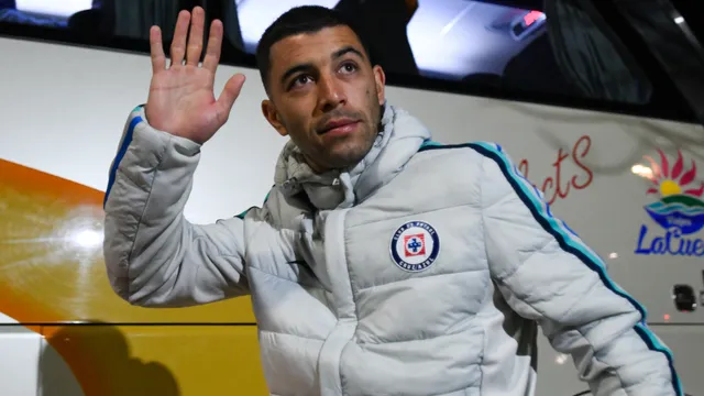 Erik Lira debutó con Necaxa, juega en Cruz Azul, pero es Pumas quien que se beneficiará de su venta