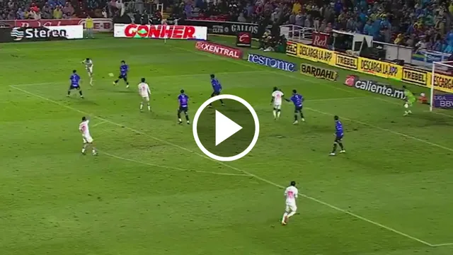 Nicolás Ibáñez señaló un golazo.