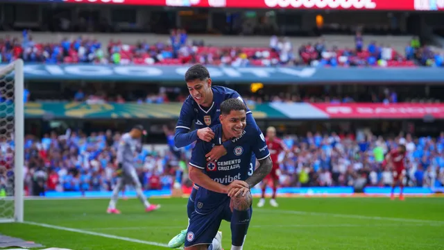 El Toro Fernández y Omar Campos son bajas de última hora en Cruz Azul de cara al Clásico Joven