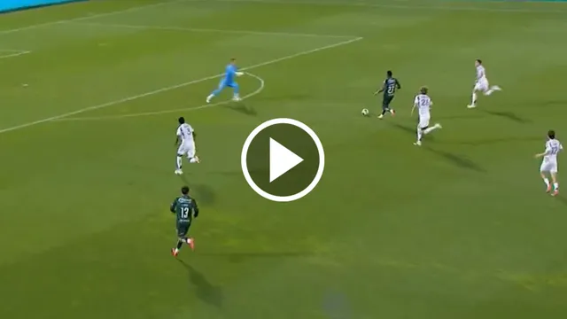 Mientras Cruz Azul vive una crisis de gol, Diber Cambindo anota un golazo a lo Ronaldo Nazário