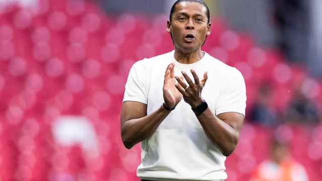 Joel Huiqui estira su invicto como DT de Cruz Azul a nueve partidos.