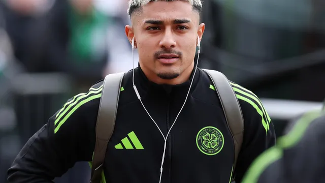 Julián Araujo sigue siendo la primera opción de Cruz Azul
