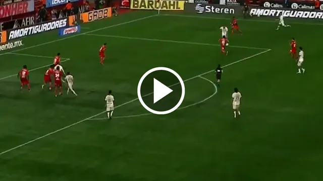 Golazo de otro planeta: el Piojo Alvarado firmó el empate de Chivas y va por el Premio Puskas