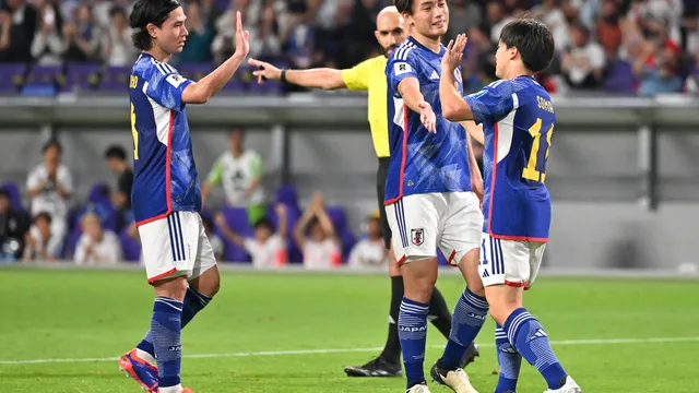 La figura de la Selección de Japón que pidió la playera de Santiago Giménez tras el amistoso