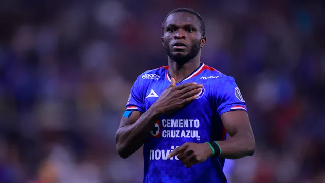 Dura noticia para Cruz Azul por Christian Ebere.
