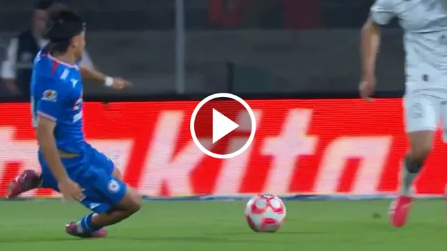 Luka Romero pierde la cabeza: la entrada criminal que le costó la roja en el Cruz Azul vs. Gallos