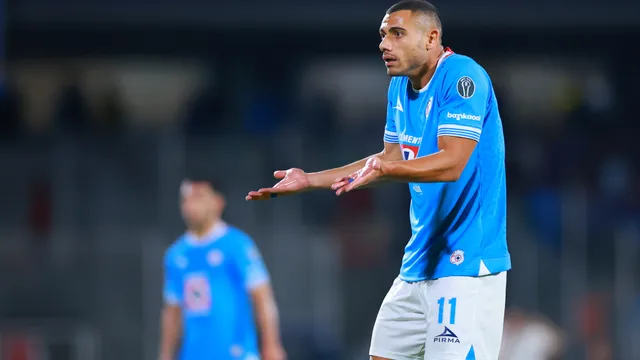 Giorgos Giakoumakis es el gran candidato a salir de Cruz Azul.